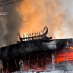 У Дніпрі після удару РФ загорівся торговий центр