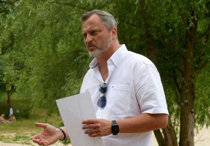 Фіктивні керівники та мільйонні переплати: Нацполіція розслідує «бюджетні розпили» на київських пляжах