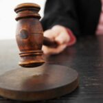 iPhone у вентиляції автобуса: суд зменшив оцінку митниці в 2,5 раза та повернув водієві всю техніку