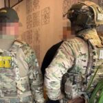 «Економ» за 10 тисяч доларів, «преміум» за 19 тисяч доларів: прикордонник продавав виїзд за кордон