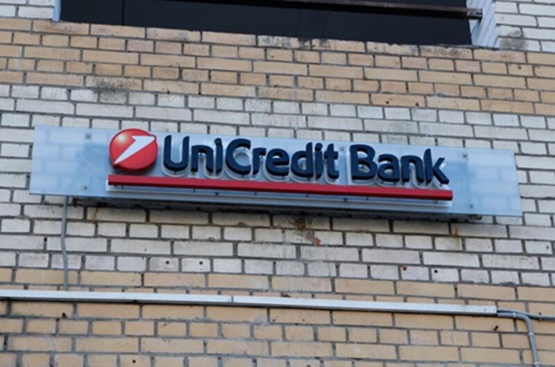 UniCredit готує вихід із Росії: Путін дозволив продаж банку