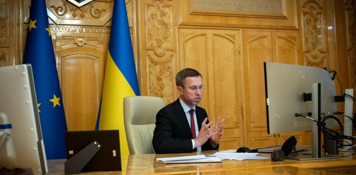 Уряд відновлює призупинені видатки бюджету