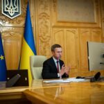 Уряд відновлює призупинені видатки бюджету